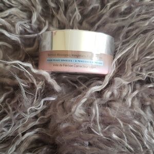 IT Cosmetics Bye Bye Breakout Powder